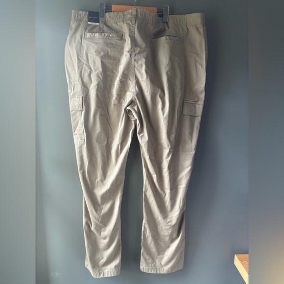 NWT Britches, size W44 x L34 Men's Tan Cargo Pants, stretchy khaki hiking - Picture 3 of 7